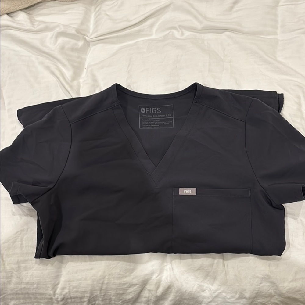 Figs Charcoal Catarina One-Pocket Scrub Top